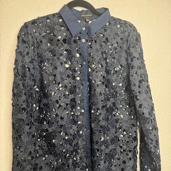 Banana Republic Navy Scalloped Lace L.S. Button Front Blouse Large - Picture 3 of 9